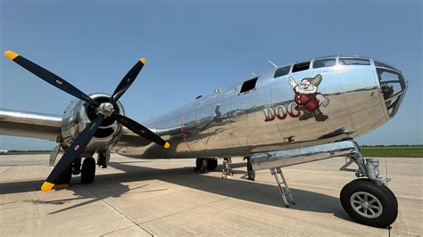 World War II airplanes make an appearance at Columbia Regional Airport