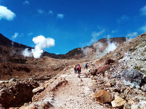 Gunung Papandayan 2H1M - Campa Tour and Event