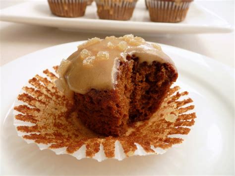 :pastry studio: Gingerbread Cupcakes with Coffee Icing