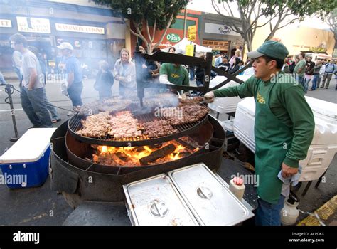 San luis obispo farmers market thursday hi-res stock photography and images - Alamy