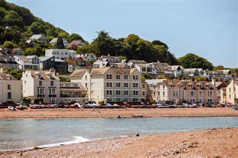 Teignmouth Quay Estuary with Sea Side View and Houses, English Riviera, Devon May 2023 Stock ...