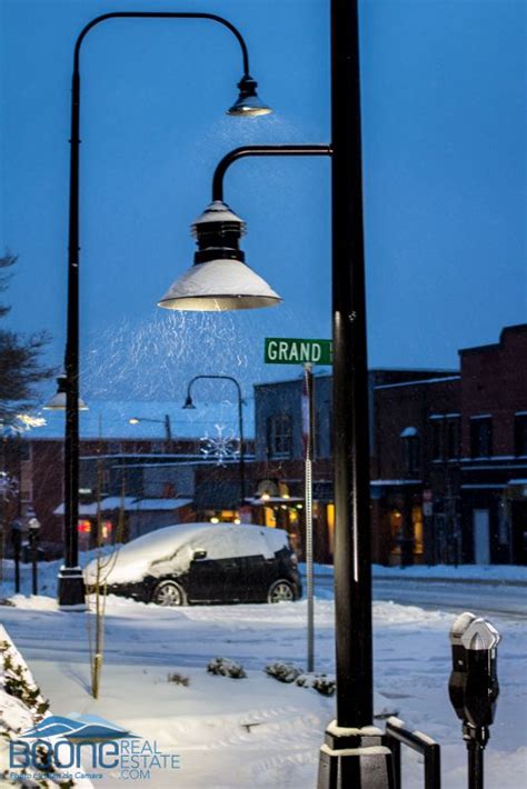 Photos of the Snow Storm in Boone, NC | Snow storm, Mountain town, Photo