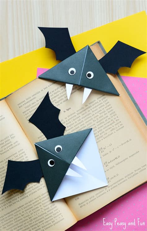 DIY Bat Corner Bookmarks - Halloween Crafts - Easy Peasy and Fun