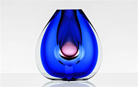 Svoboda Jaroslav (*1938) | Diana Vase, 2011 Glass Art Design, Art Of Glass, Glass Vase, Glas Art ...