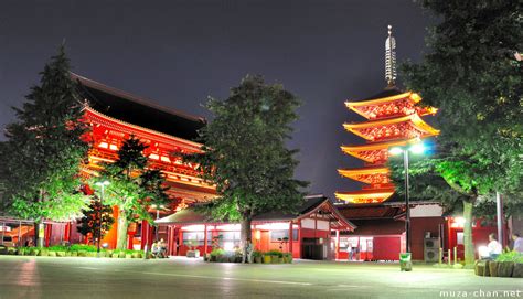 Quiet summer night at Senso-ji Temple