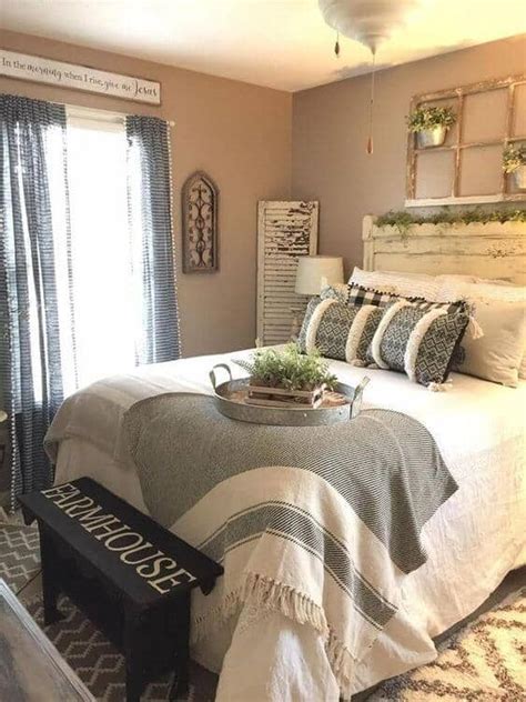 21 Enchanting Farmhouse Bedroom Decor Ideas for 2021