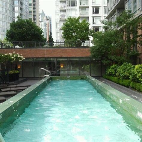 L'Hermitage Hotel reviews, photos - West End (Downtown) - Vancouver - GayCities Vancouver