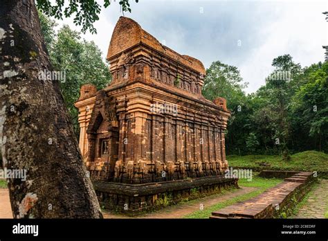 Ancient ruins my son vietnam hi-res stock photography and images - Alamy