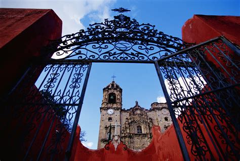 gateway-to-san-cayetano-church - Guanajuato Pictures - Guanajuato ...