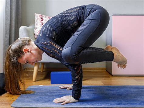 Crow Pose: Form, Benefits, Variations, and Common Mistakes