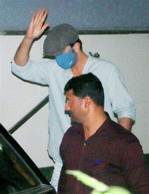 Ranbir Kapoor visits clinic in Khar ahead of his rumoured wedding with lady love Alia Bhatt