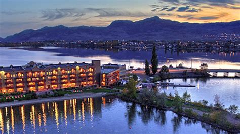 Holiday Inn Osoyoos is located adjacent to the lake and great for golf