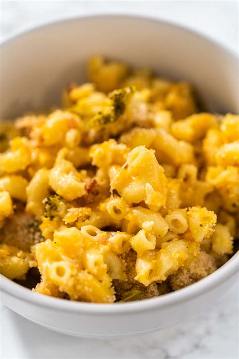 Macaroni and Cheese with Broccoli - Arina Photography