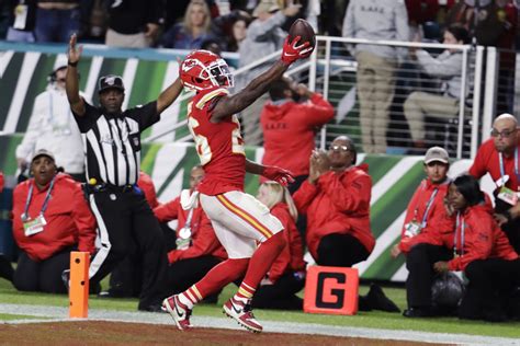 Super Bowl 2020: Chiefs rally to defeat the 49ers 31-20 - Los Angeles Times