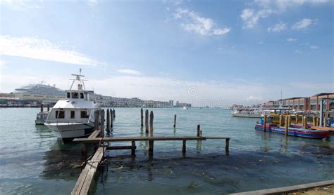 Harbour Tronchetto - Venice Editorial Stock Image - Image of rich ...