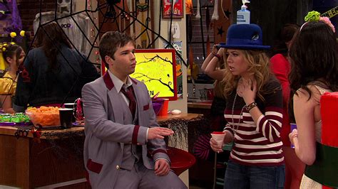 Watch iCarly (2007) Season 5 Episode 4: iCarly - iHalloween – Full show ...