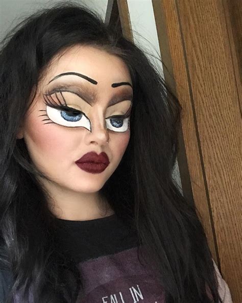 Awkward Instagram Beauty Trend: Bratz Doll Makeup