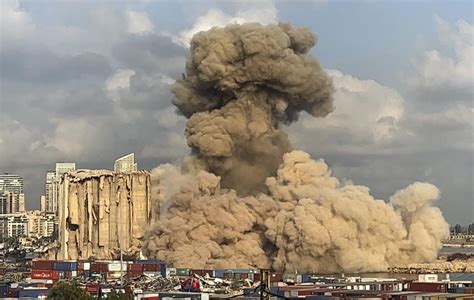 Big part of Beirut port silos collapses 2 years after blast - Los Angeles Times