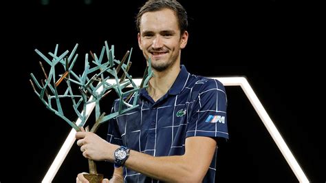 Medvedev beats Zverev to win his 1st Paris Masters final | Fox News