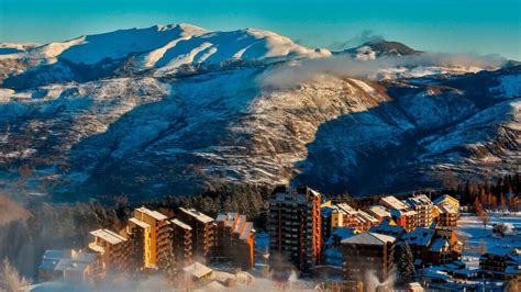 French Pyrenees Skiing Resorts and Destinations