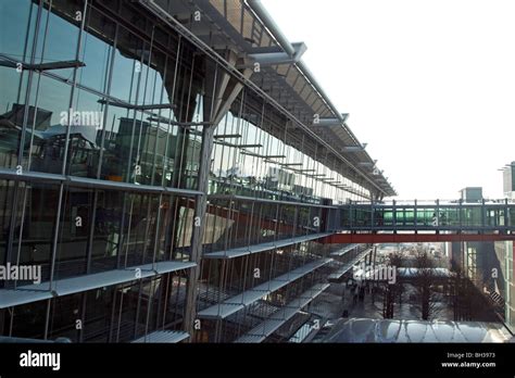 Heathrow Airport Terminal 5 - London Stock Photo - Alamy