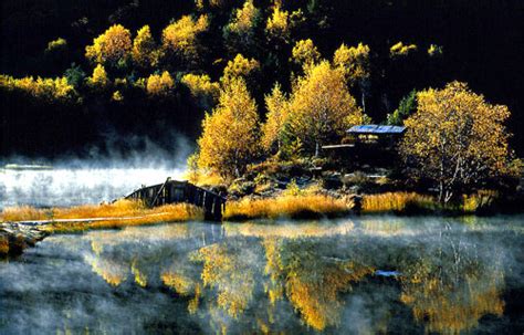 Jiuzhaigou Valley Scenic and Historic Interest Area Travel Guide