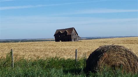 Alberta Prairies : r/abandoned