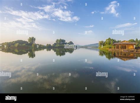 The taihu lake scenic area surrounding scenery Stock Photo - Alamy