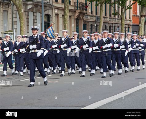 French navy uniform hi-res stock photography and images - Alamy