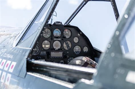 Curtiss P-40M Warhawk Cockpit Dashboard - Wings Tracks Guns