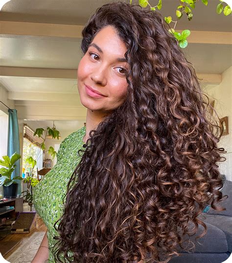 The Beginner's Guide to Building a Curly Hair Routine | Who What Wear