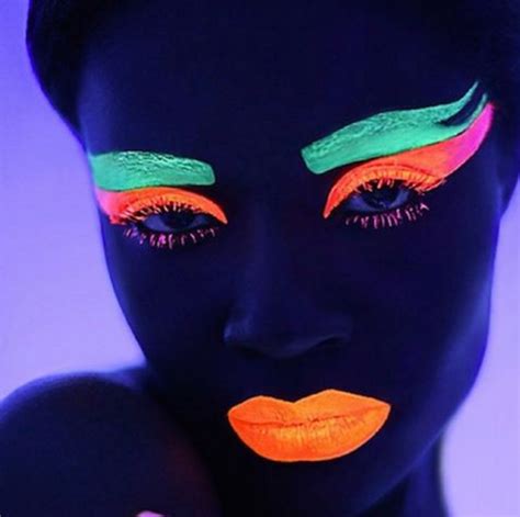 11 Glow-in-the-dark makeup looks that will totally mesmerize you