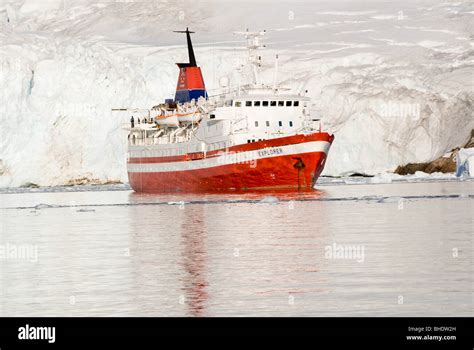 Ms explorer hi-res stock photography and images - Alamy