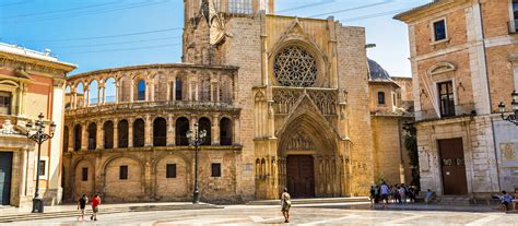 Wegen Termitenbefall: Kathedrale von Valencia einsturzgefährdet ...