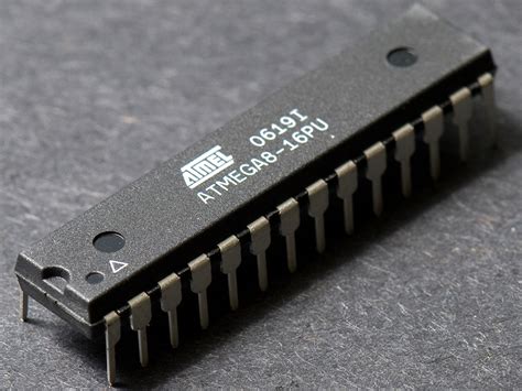 Atmel ATmega8 - A World-Famous Microcontroller Created By Two Annoyed Students - Electronics-Lab.com