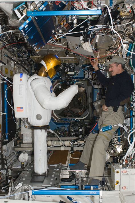 NASA Recalls Robonaut for Repairs - autoevolution