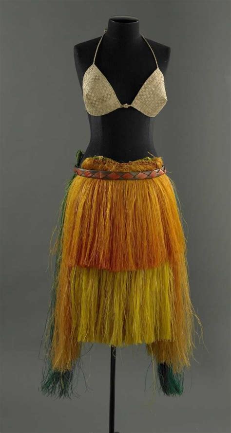 Belau female dance costume, Madalina Oikang, Palau, 2000-2005. | Dance ...