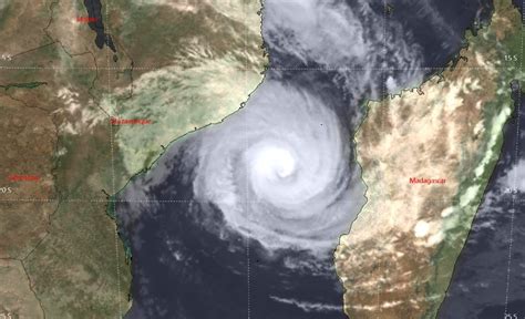 Tropical Cyclone Idai: Storm to slam Africa, bringing 100 mph winds and ...