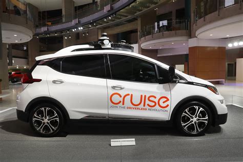 GM's Cruise to start testing robotaxis in Phoenix area with human ...