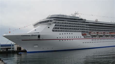 File:Carnival Spirit docked at San Diego 2009-12-21 1.JPG - Wikipedia, the free encyclopedia