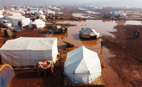 Heavy rain hits Syria's Idlib, imperiling refugees | Daily Sabah