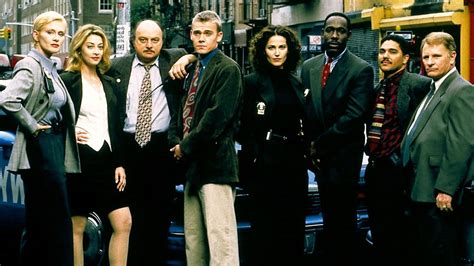 NYPD Blue: Kim Delaney e Bill Brochtrup tornano per il revival