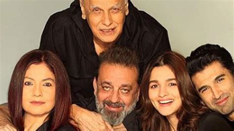 Alia Bhatt's latest post with 'Sadak 2' family will leave you awestruck ...