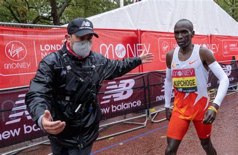 The fastest marathon runner of all time blamed a blocked ear for a below-par London Marathon ...