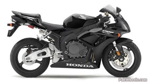 Comparison between 1000cc sports bikes - General Motorcycle Discussion - PakWheels Forums