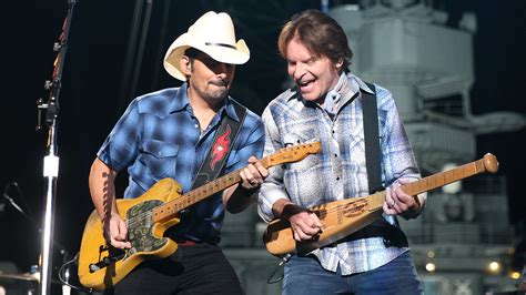 Brad Paisley, John Fogerty honor veterans with concert on 'Jimmy Kimmel Live!' - ABC7 New York