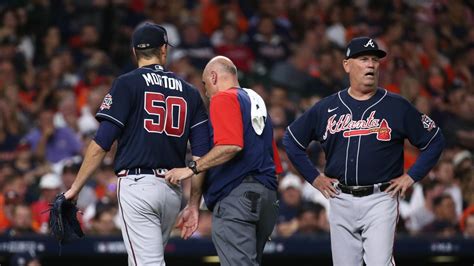 Charlie Morton injury: Braves starter breaks fibula as Atlanta wins ...