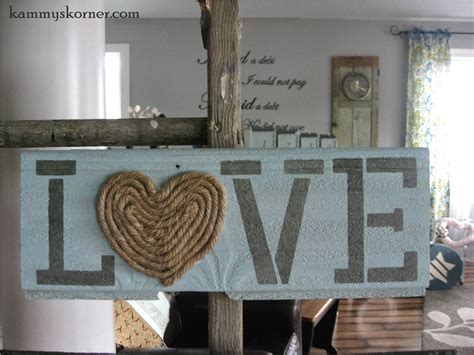 Kammy's Korner: Rustic LOVE Signs