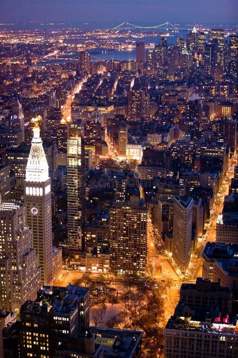 New York City at night editorial image. Image of light - 17505360