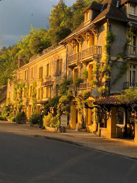 Hotel and Restaurant adventure in the Dordogne, France